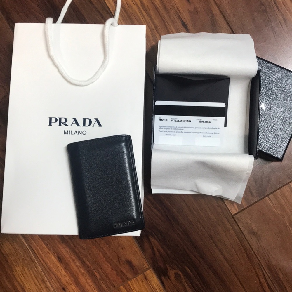 Prada men’s black wallet